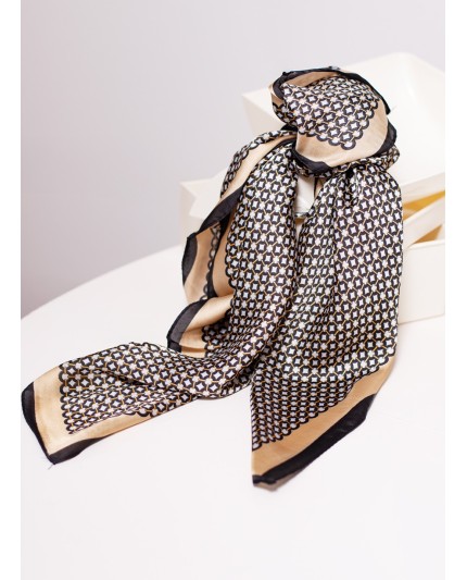 Carre de soie héritage intemporel