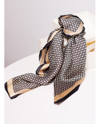 Carre de soie héritage intemporel