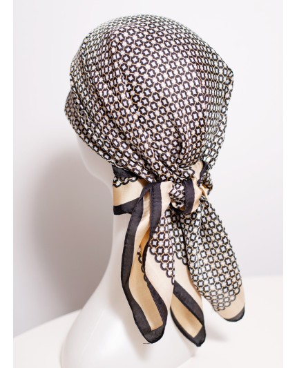 Carre de soie héritage intemporel